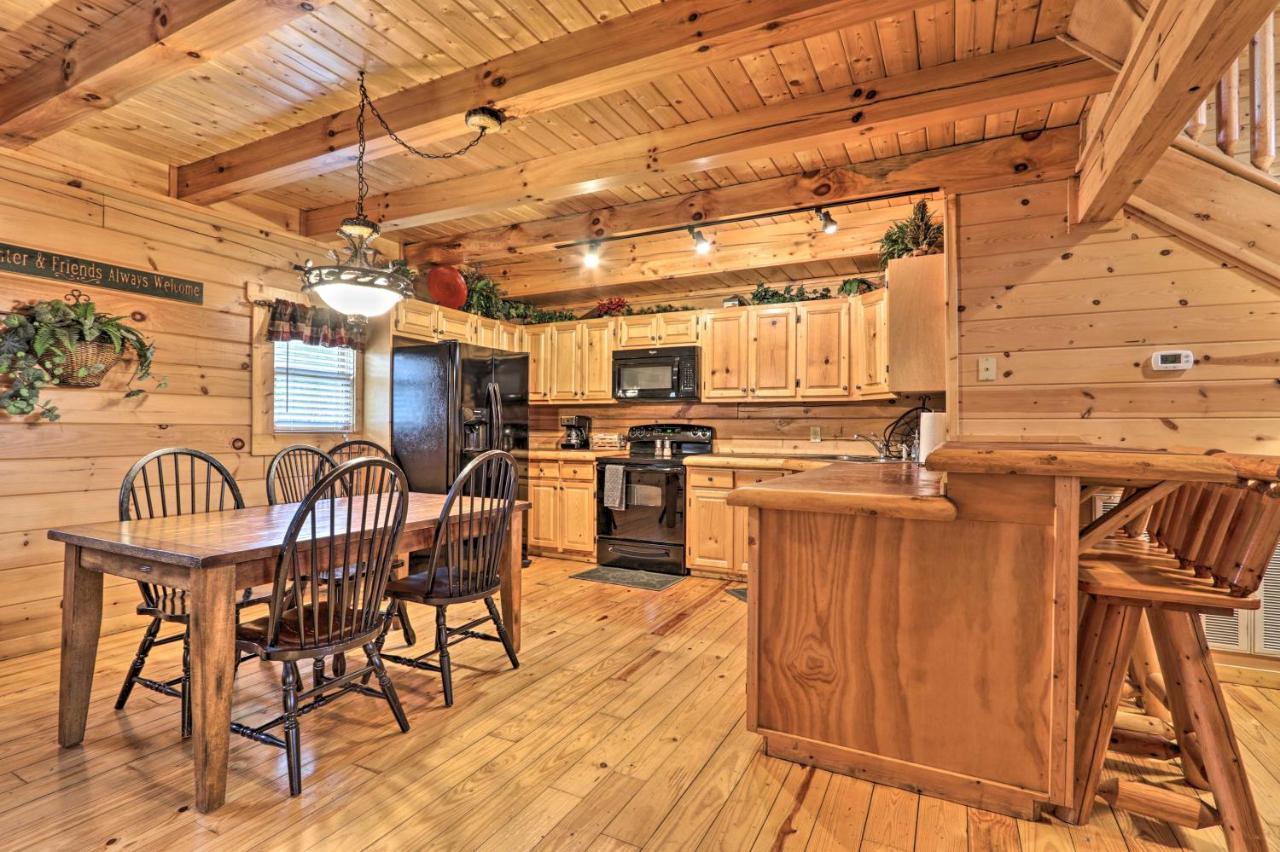 Pigeon Forge Cabin With Games, 1 Mi To Parkway! Bagian luar foto