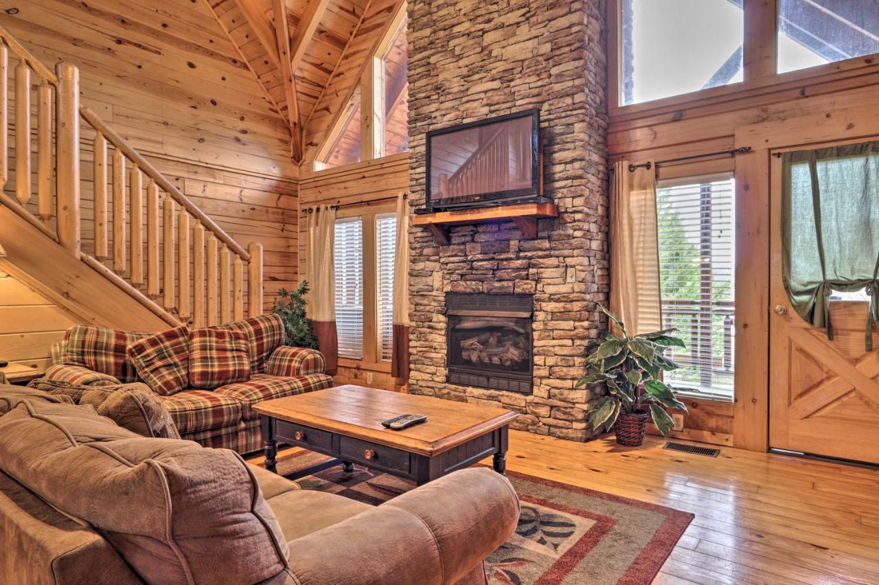 Pigeon Forge Cabin With Games, 1 Mi To Parkway! Bagian luar foto