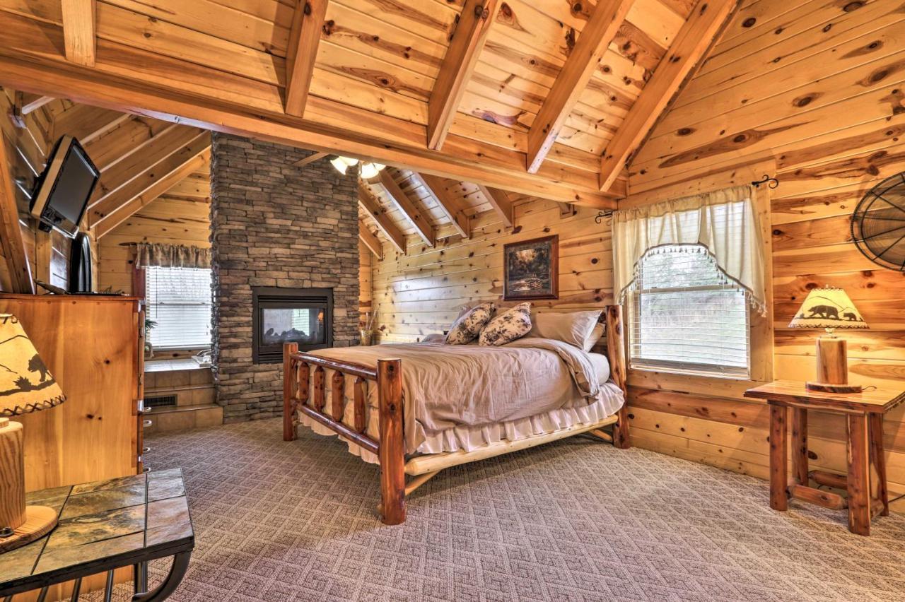 Pigeon Forge Cabin With Games, 1 Mi To Parkway! Bagian luar foto