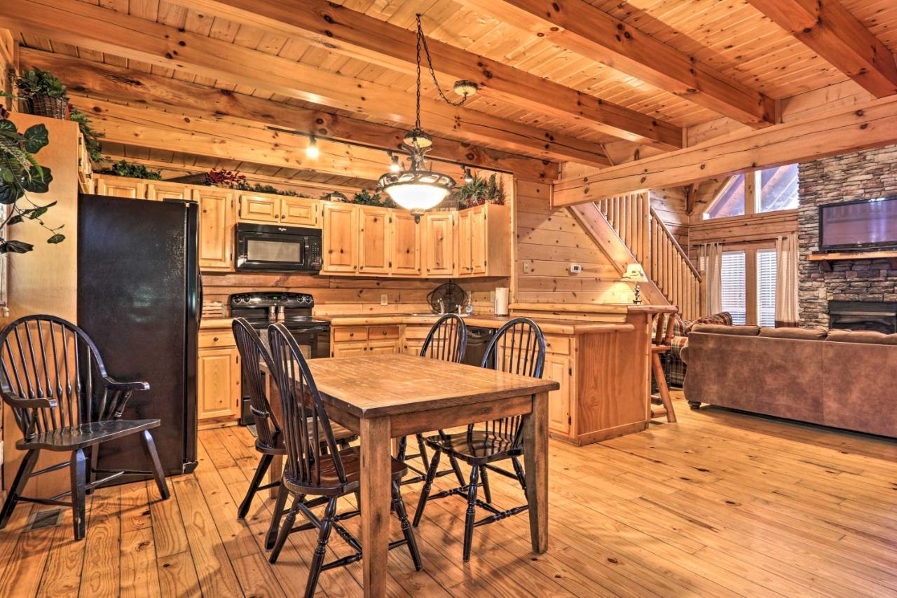 Pigeon Forge Cabin With Games, 1 Mi To Parkway! Bagian luar foto