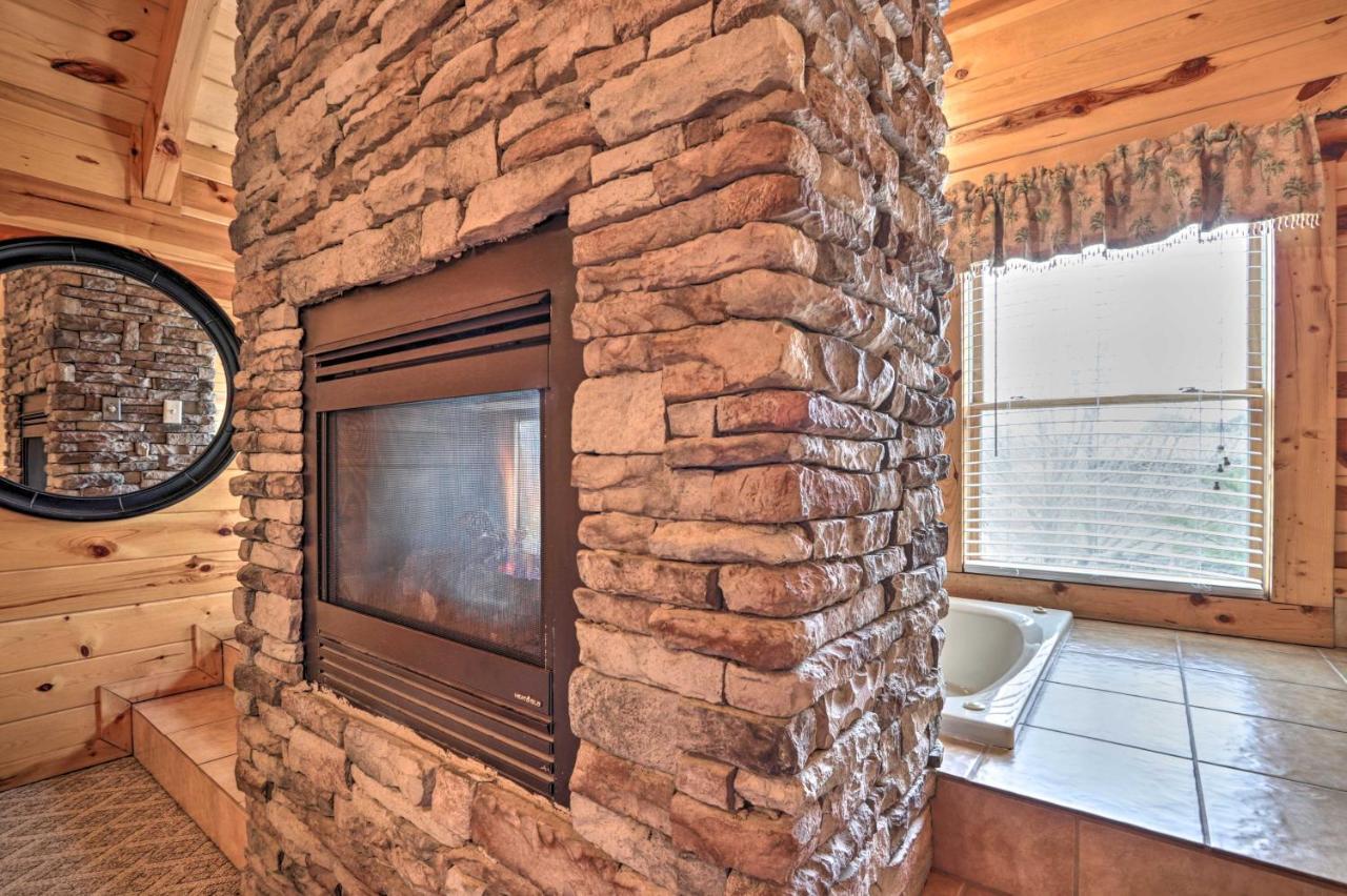 Pigeon Forge Cabin With Games, 1 Mi To Parkway! Bagian luar foto